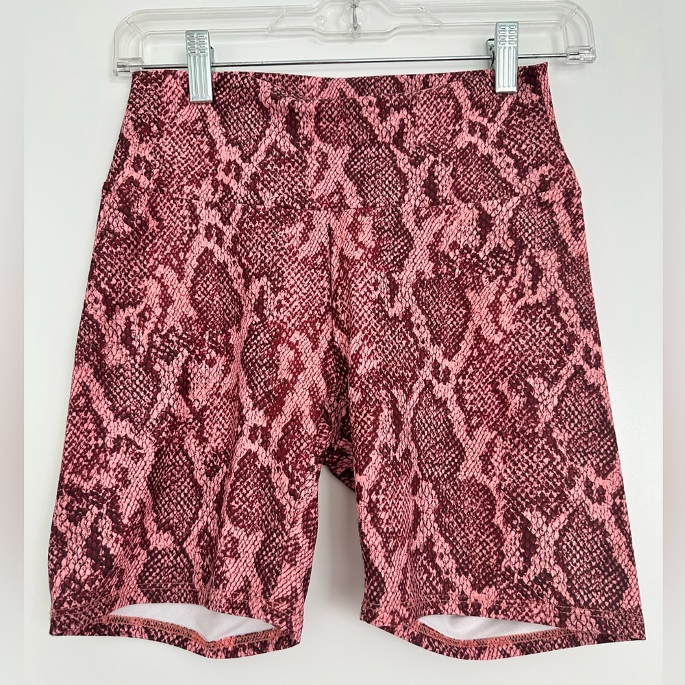 Skatie bike shorts pink snake skin